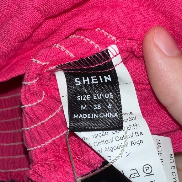 NWT SHEIN vacay pink ruffle trim crop top size medium - Picture 5 of 5